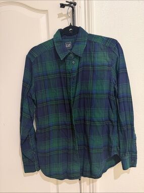 Gap 100% cotton green and navy plaid flannel size small